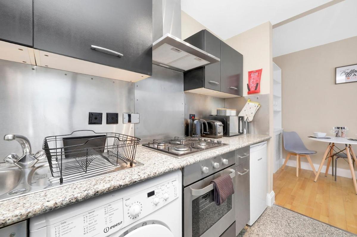 Soho - Sleeps 6 - Amazing Location Londra