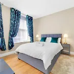 Soho Apartment - Sleeps 6 - Amazing Location